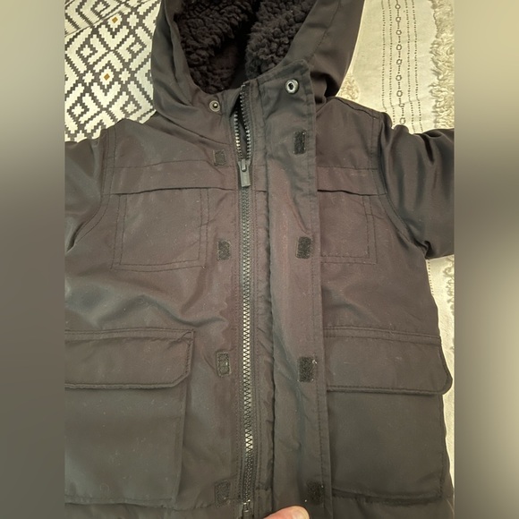 LIKE NEW Old Navy winter jacket - Picture 3 of 5